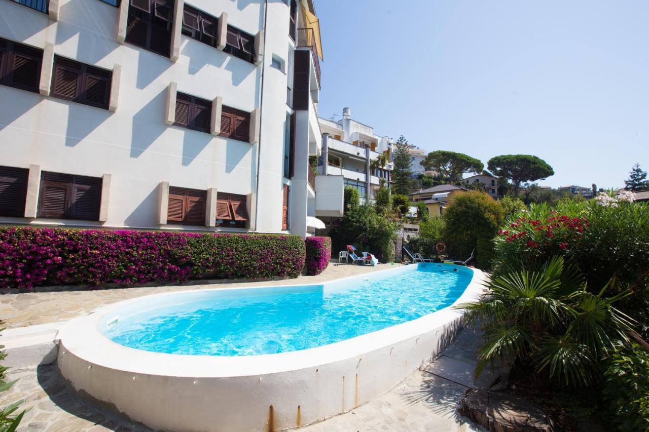 Nautilus Vista Mare Mozzafiato A 180 Gradi- Posto Auto Privato - 2 Camere Matrimoniali Piu 1 Divano Letto Singolo-Sky,Netflix-Wifi 200Mg Rapallo Zewnętrze zdjęcie