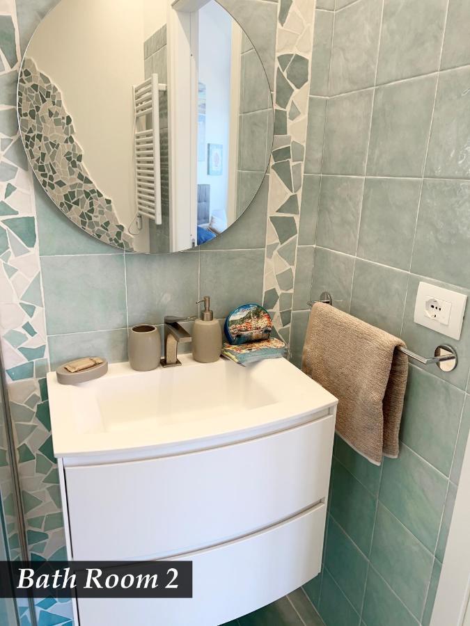 Nautilus Vista Mare Mozzafiato A 180 Gradi- Posto Auto Privato - 2 Camere Matrimoniali Piu 1 Divano Letto Singolo-Sky,Netflix-Wifi 200Mg Rapallo Zewnętrze zdjęcie